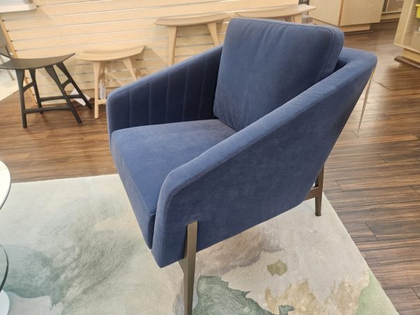 Elite Modern Folio Accent Chair